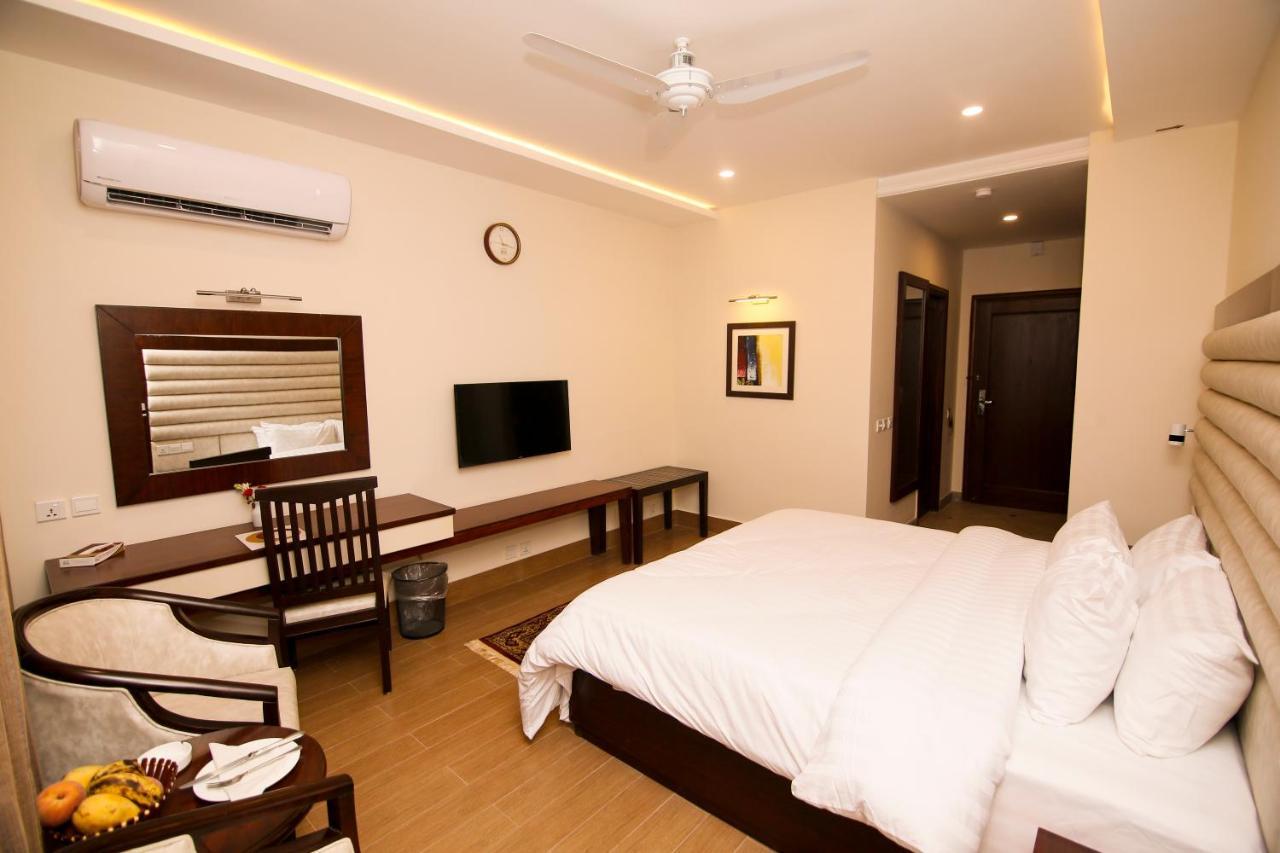 Hotel One Rahim Yar Khan Club Road Eksteriør billede