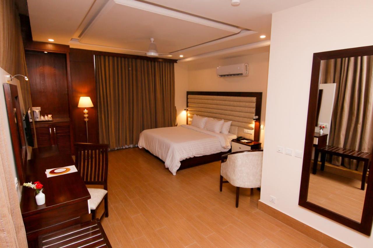 Hotel One Rahim Yar Khan Club Road Eksteriør billede
